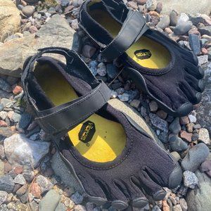 Vibram Five Fingers KSO Women’s 8 (39) Minimalist Toe Shoes Run/Walk/Hike Black